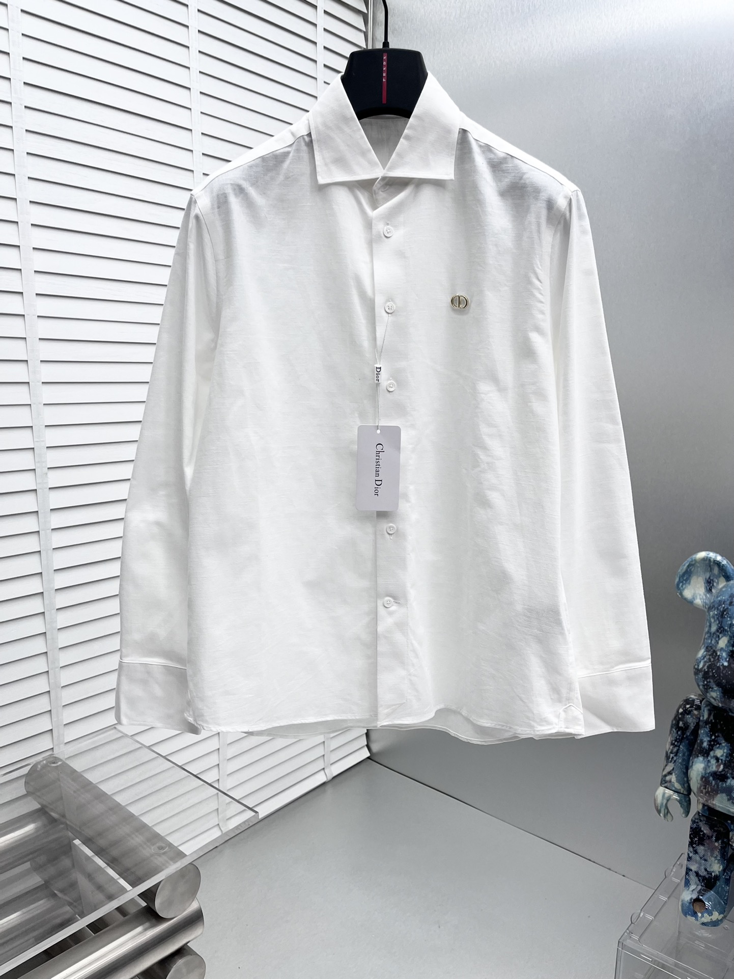 NO:521042,Dio* 2025 new men's shirt, business casual slim shirt!  Proper business and leisure!  Urban business style!  The style and tailoring of the shirt is even more delicate and plastic, and does not require too much primary color decoration. For men, it is their own charm!  Built with imported organic cotton, the style is more crisp and natural, with extremely comfortable touch and excellent fit!  Size M-3xl, dior,shirts,alexander wang19860909Dio* 2025新款男士衬衫,商务休闲修身款衬衣！ 宜商务 宜休闲！都市商务气质款！ 衬衫的版型剪裁更是精剪塑性,不需要过多的原色装饰,对于男士来说极简便是自身魅力！ 客供进口有机棉打造,更显版型的挺括自然,触感极为舒适,贴身性能绝佳！ 尺码M-3xl,,dior,shirts,alexander wang,Men's clothing