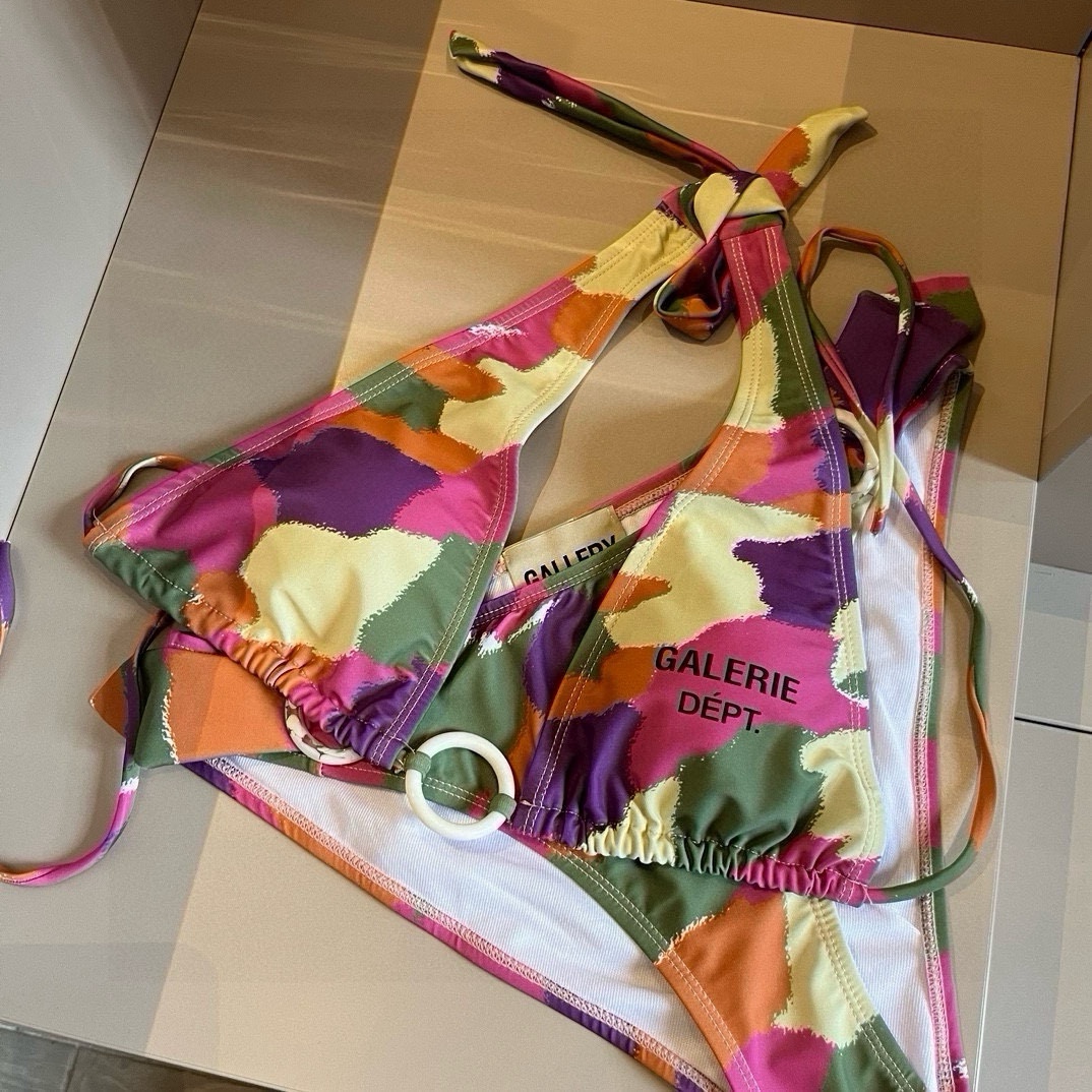 。

潮牌比基尼👙，分体泳衣，S M L XL