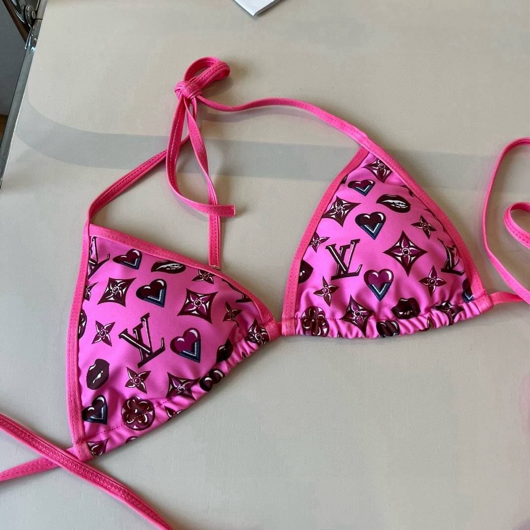 。
LV路易威登官方新款泳衣比基尼👙，高端定制，S M L XL