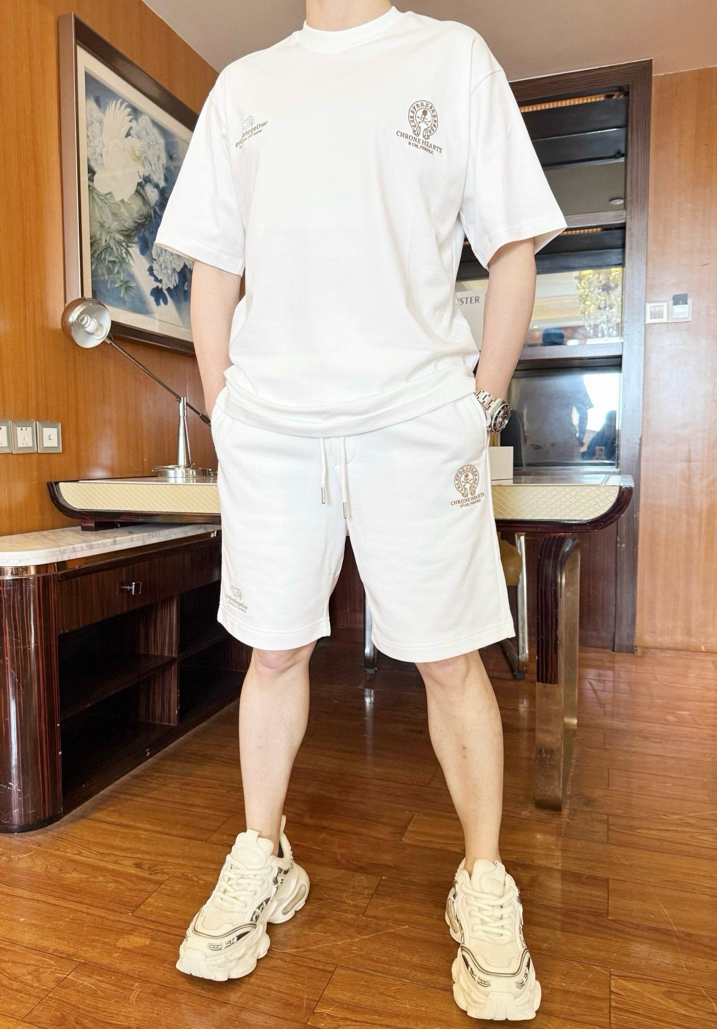 NO:420192,Croxin-2025 counter latest hit sets are shipped, hot-selling items in European and American counters!  Selected Italian imported fine cotton fabrics with simple designs, exquisite brand logo on the chest highlights fashion You cannot miss it. Size 48-56 (model 180/140 wears 50, with Hong Kong Lane Crawford gift box packaging), chrome hearts, alexander wang19860909克罗心-2025专柜最新爆款套装出货 欧美专柜热销单品！精选意大利进口精棉面料搭配简约的设计,胸口精致的品牌标志彰显时尚 您不容错过.尺码48-56（模特180/140穿50,配香港连卡佛礼盒包装）,,chrome hearts,alexander wang,Men's clothing