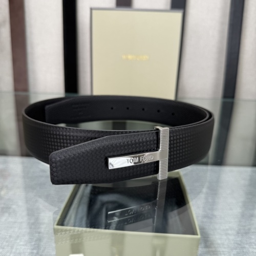 Tom Ford Reversible Leather Belt | Copper Buckle | Elegant & Convenient 1 Tom Ford Reversible Leather Belt | Copper Buckle | Elegant & Convenient