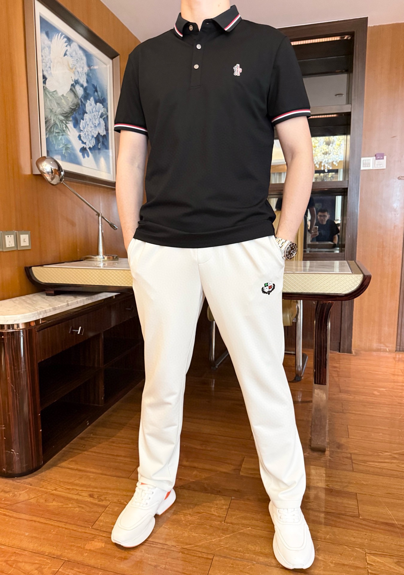 NO:420252,Mengkou-2025 counter latest hot-selling Polo, a London counter hot-selling product!  Selected Italian imported bead flooring fabrics with the latest designs, the most chest brand logo embroidery shows taste, business and casual boutique. Size: 48-56 (model 173/130 wears 48 sizes, with Hong Kong Lane Crawford gift box packaging), Moncler, alexander wang19860909蒙口-2025专柜最新爆款Polo出货 伦敦专柜热销单品！精选意大利进口珠地棉面料搭配最新的设计,最胸口的品牌logo刺绣彰显品味 商务休闲精品.尺码:48-56（模特173/130穿48码,配香港连卡佛礼盒包装）,,Moncler,alexander wang,Men's clothing