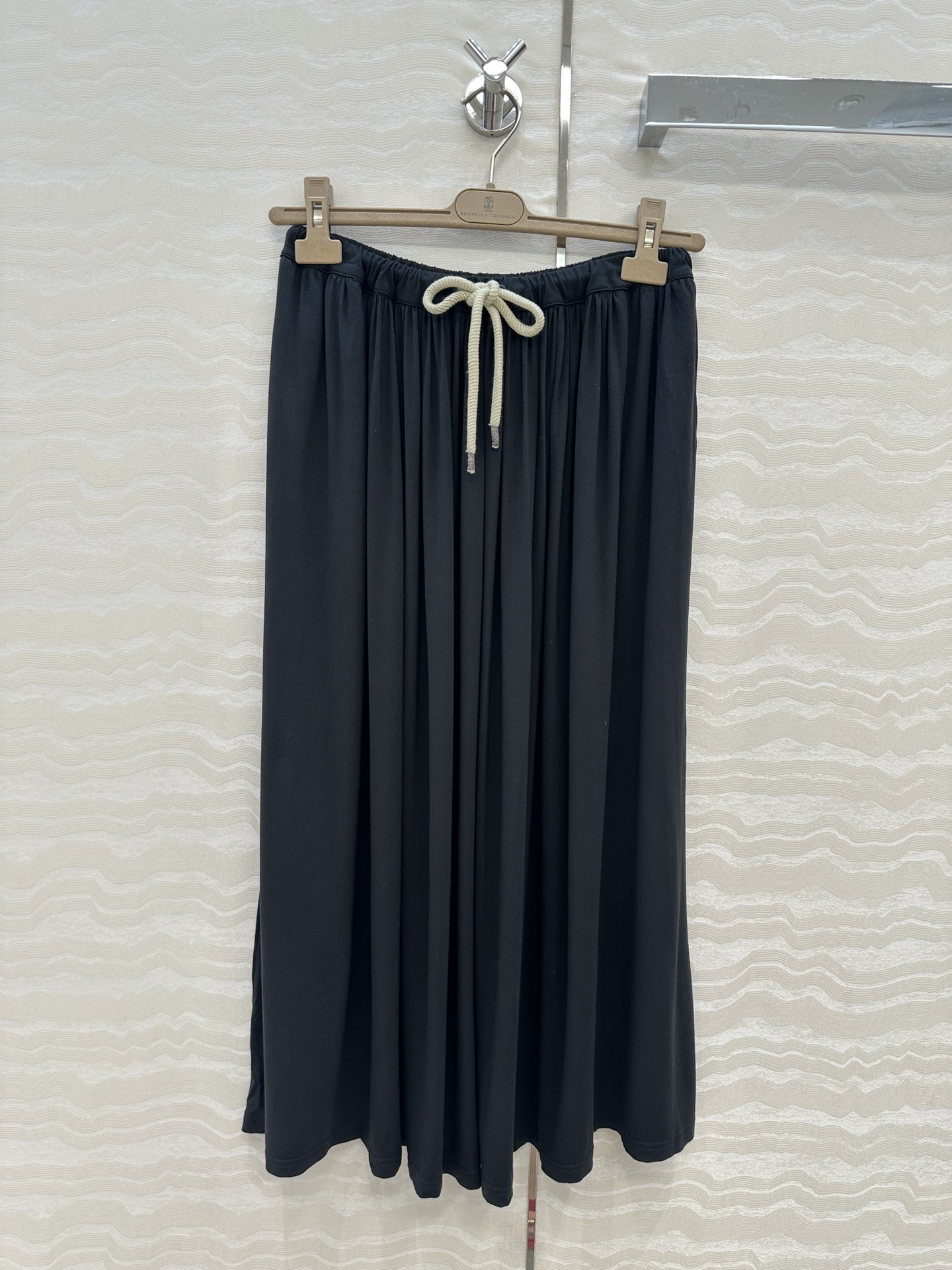 First-In-A-Kind Cotton Skirt: Thin, Cozy, Elegant Fashion Choice - 图片 1
