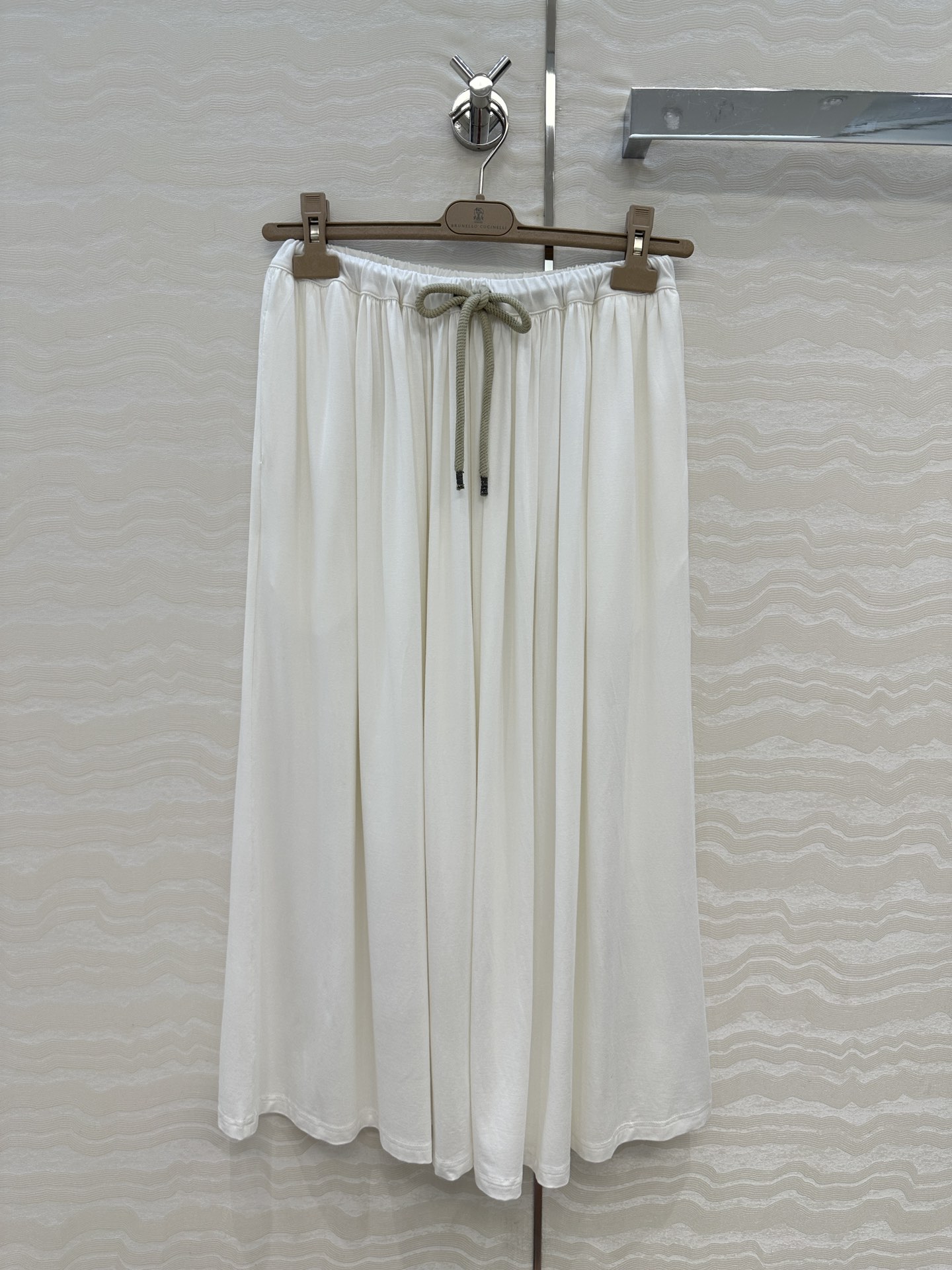 Fashion Recommendation: Elegant White Cotton Skirt for Stylish Comfort - 图片 1
