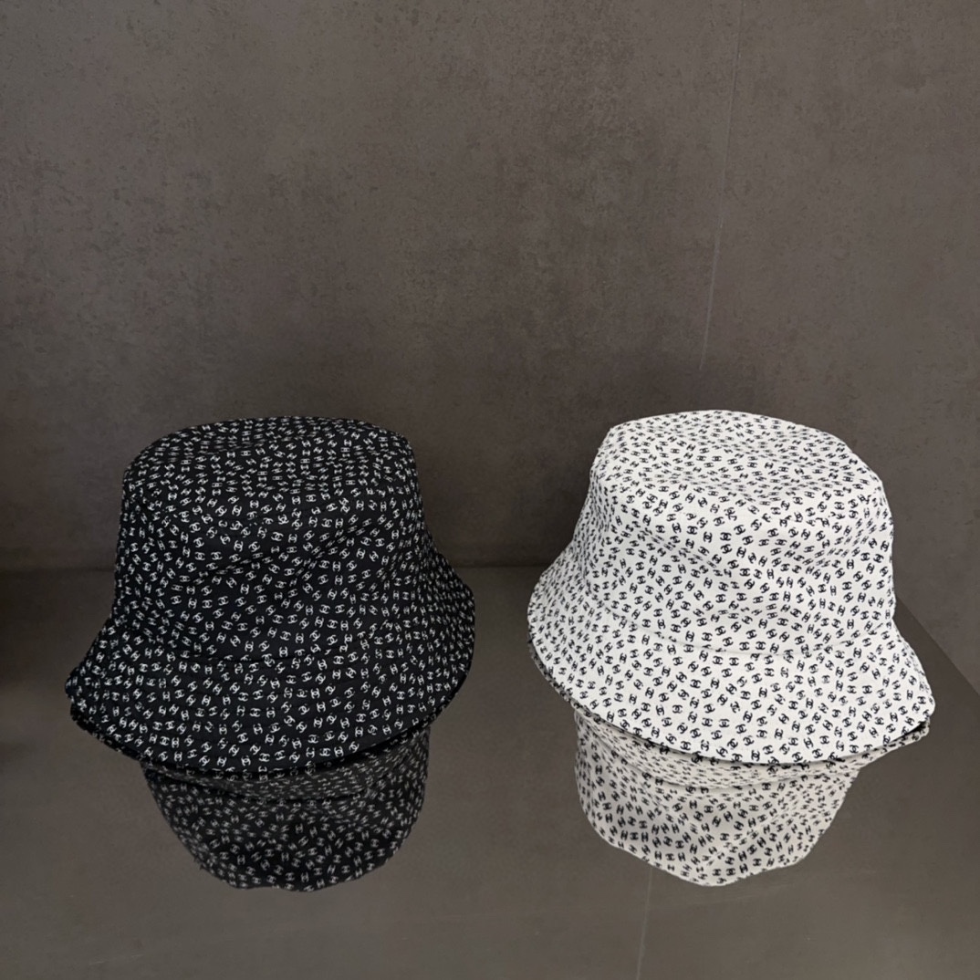 

香奈儿CHANEL 新品高定满钻硬顶渔夫帽，小香logo经典简约，时尚休闲设计 跑量新品