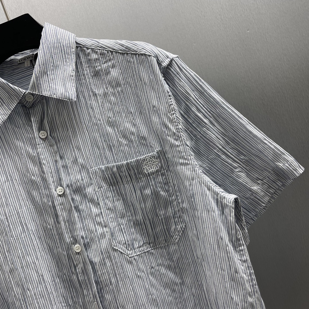 “P732 Lightweight Striped Cotton Shirt with Anagram Embroidery” - 图片 3