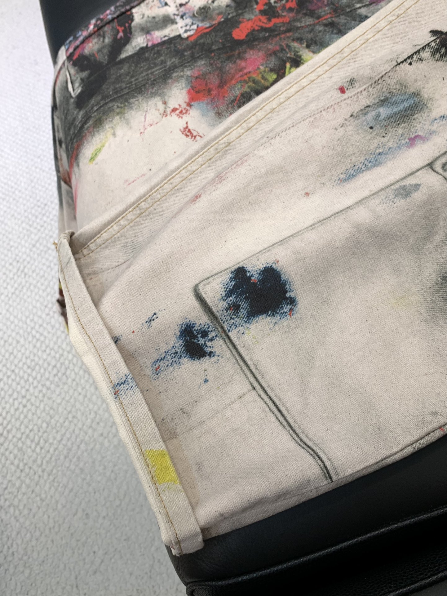 Acne Studios Spring 2025 Fashion: Top-Printed Logo Jeans for Youthful Style - 图片 7