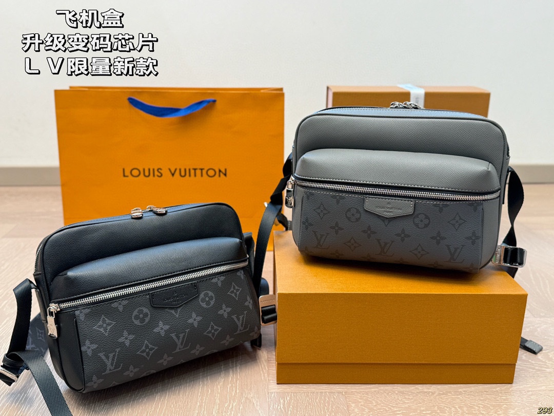 💰360飞机盒升级变码芯片 LV限量新款MESSENGER 邮差包新款MESSENGER 出自男装艺术总监Kim Jones之手的新款Messenger 斜挎邮差包，涂层帆布材质，配有编织带、尽显运动风范。商务工作中的理想伴侣。尺寸：25 19