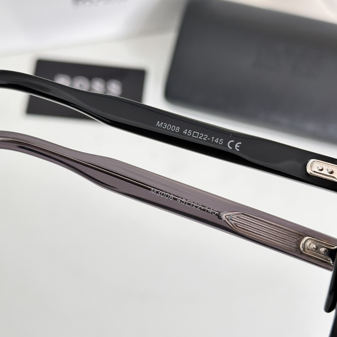  ‼️BOSS M3008 Size：45口22-145 
太阳眼镜 🕶高品质 
不挑脸 火的狠 🍁
经