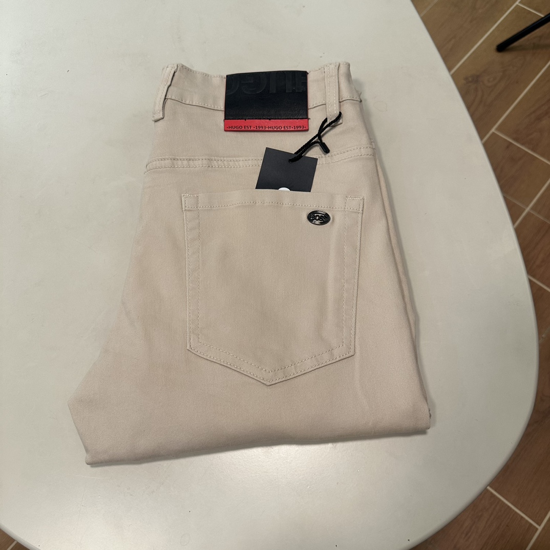 NO:457493,The new BOSS 2025 model is available, the original single hot jeans are super customized, the original hardware, super heavy industry technology, the style is super excellent, the details are impeccable!  The style is not picky, it is very high-end, and the good products are not waiting for everyone. If you like it, hurry up and start, size 29-40, jeans, alexander wang19860909BOSS 2025新款上市,原单爆款牛仔裤超级定制款,原版五金,超级重工工艺,版型超赞细节做工无可挑剔！款式不挑人,特别高档,好货不等人,看中赶紧下手,尺码29-40,,jeans,alexander wang,Men's clothing