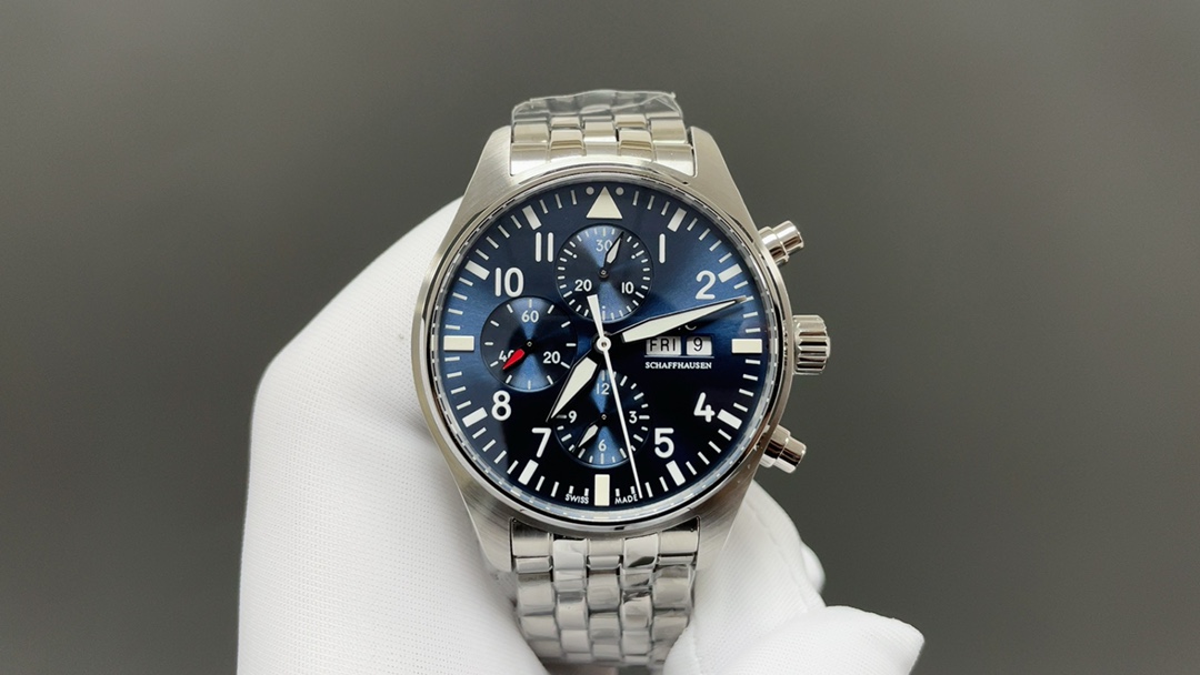 IWC IWC 万国 精彩细节:1 开模 分段式小头粒 2 扣子对版 可伸缩 3