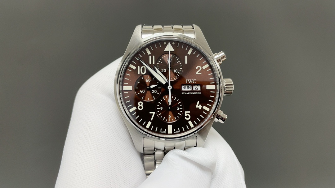 IWC IWC 万国 精彩细节:1 开模 分段式小头粒 2 扣子对版 可伸缩 3