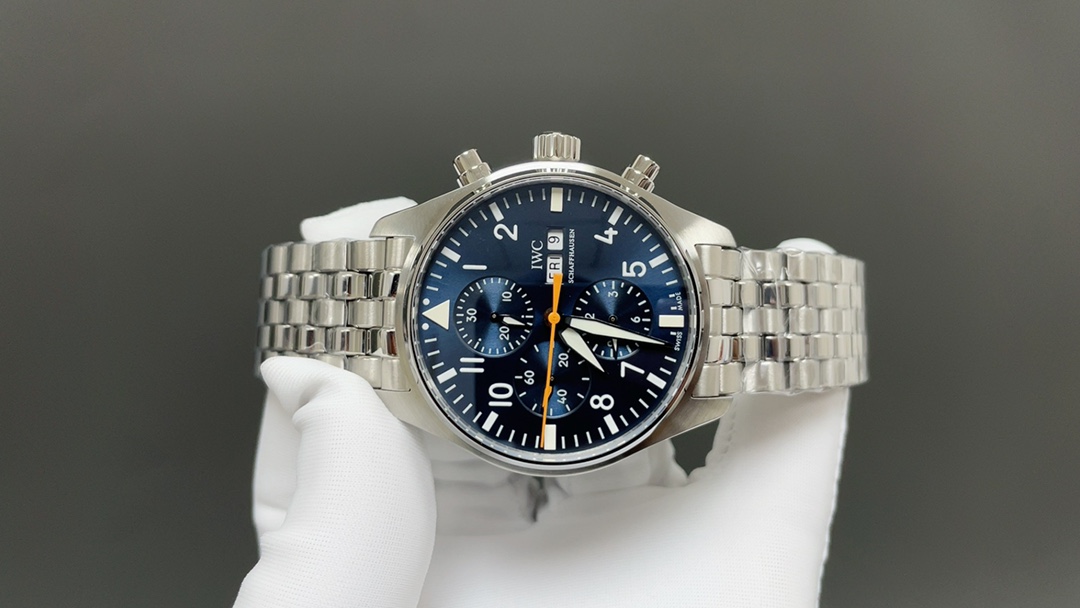 IWC IWC 万国 精彩细节:1 开模 分段式小头粒 2 扣子对版 可伸缩 3