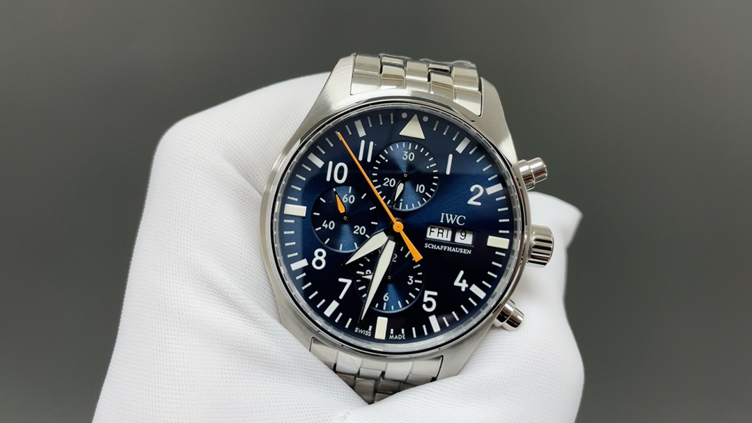 IWC IWC 万国 精彩细节:1 开模 分段式小头粒 2 扣子对版 可伸缩 3