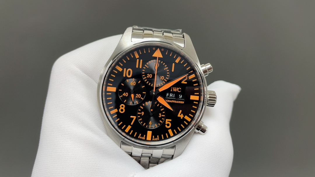 IWC IWC 万国 精彩细节:1 开模 分段式小头粒 2 扣子对版 可伸缩 3