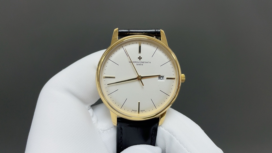 NO:393195,The latest model recommendation, the highest replica of the market, Vacheron Constantin VC heritage series 85180 watch!  1 [Case] ​​Size 40MMX9MM, perfectly round case, paired with a micro-solar lug design, makes it more suitable for the wearer's wrist. Each finished shell cover needs to be strictly controlled by MK to restore the unique texture of the authentic product. 2 [Movement] Steel wheels and other parts are carefully decorated by MK watchmakers, and the automatic rotor is plated with 18k gold, which maximizes the original exquisite craftsmanship level. 3 [Watch mirror] The two sapphire glass mirrors on the front and back are both anti-disiasing coatings. 4 [Watch strap] Double-layer Italian calfskin, paired with Malta cross pin buckle, vacheron, cowhide19860909最新款推荐 市场最高复刻 V4升级版本 江诗丹顿VC传承系列85180腕表！ 1【表壳】尺寸40MMX9MM,完美圆形的表壳,搭配微孤式表耳设计,使之更加贴合佩戴者的手腕.每一个成品壳套,都需经过MK严格的质量把控,方能还原正品独特的质感. 2【机芯】钢轮等部件均由MK制表师精工装饰,自动摆陀更是镀有18k金,最大限度呈现原装精湛的工艺水平. 3【表镜】前后两片蓝宝石玻璃镜面,均有防眩晕镀膜处理. 4【表带】双层意大利小牛皮,搭配马耳他十字针扣,,vacheron,cowhide,Watch