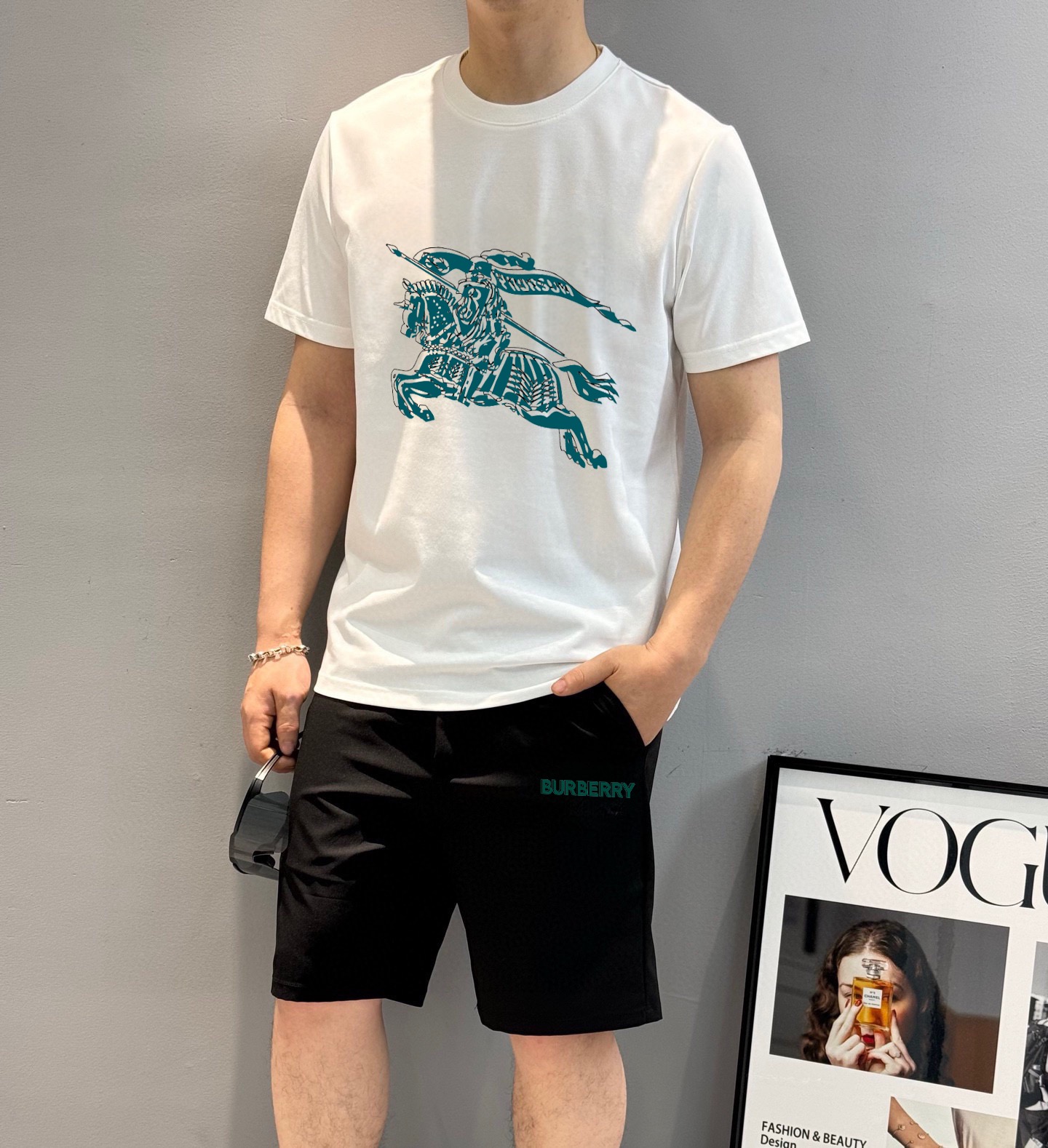 Burberry 品牌【BURBERRY 巴宝莉】 2025新款男士短袖短裤套装 销售 市面高端版本 手感细腻柔软 让你穿着更加舒适 立体裁剪版型超赞 尺码:M-5XL下单请报身高体重