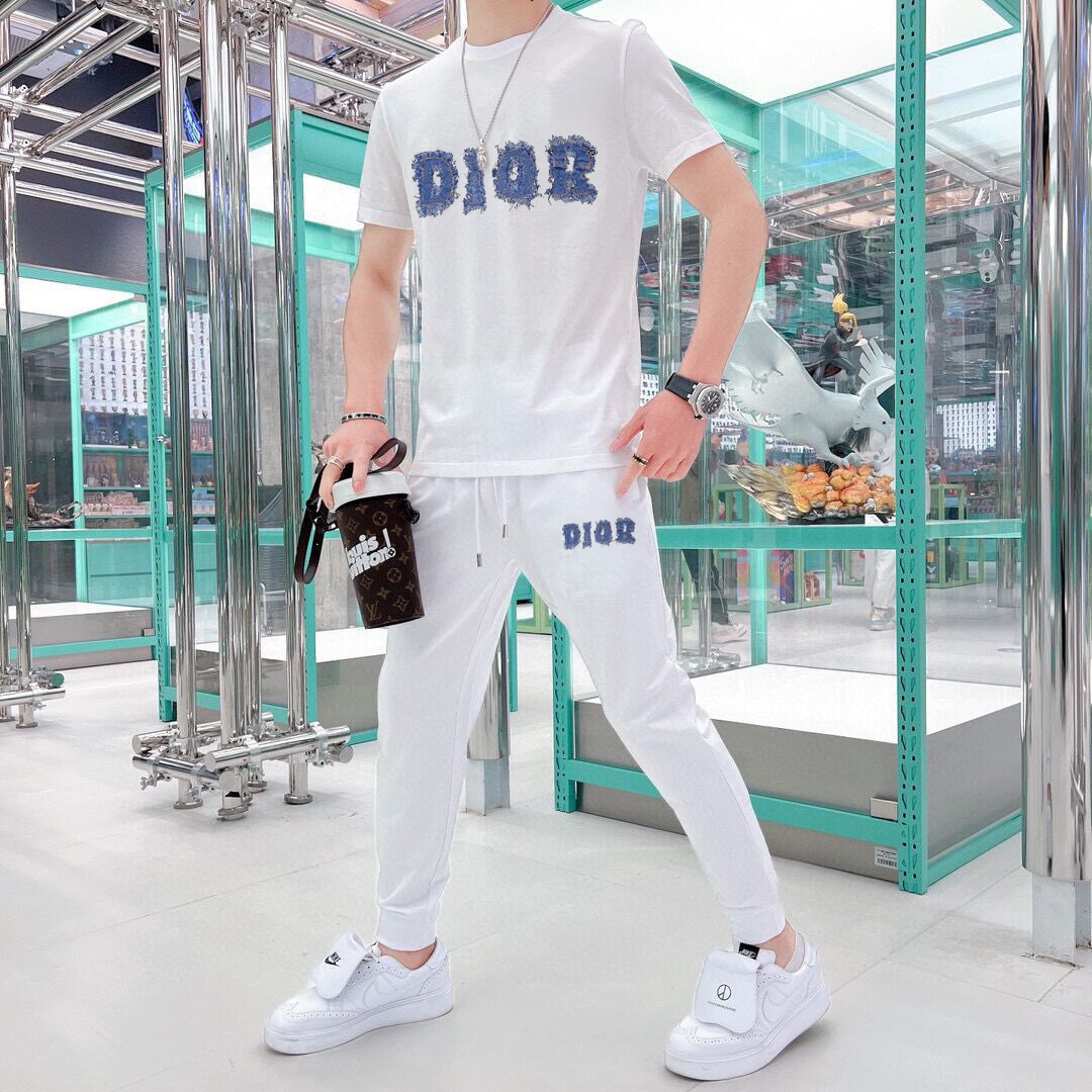 Dior DIOR 迪奥 (胖子福音) 2025 世界知名奢侈品牌