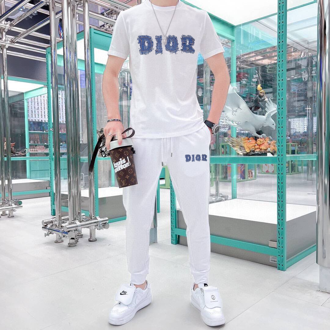 Dior DIOR 迪奥 (胖子福音) 2025 世界知名奢侈品牌