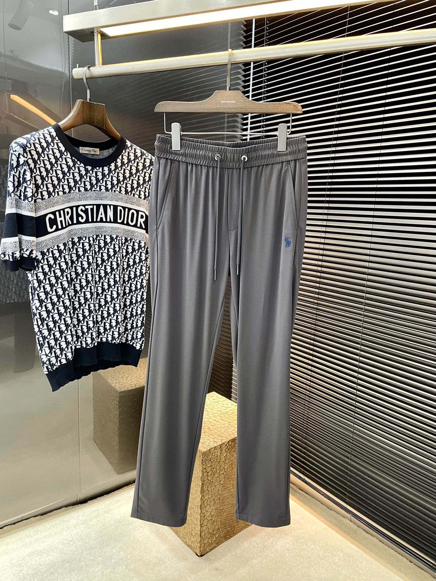 NO:424499,P Ralph Lauren Paul New Spring Style, Latest Casual Pants. Original Pants Style, casual and versatile, casual and lazy style, customized original Tennis fabric, full of comfort. High-end and atmospheric, does the flavor of spring have? First choice. Number of 29-38 (37) Purchase Level...,,loro piana,alexander wang19860909P 拉夫劳伦Ralph Lauren保罗 春季新款,最新休闲裤.原版裤型上身休闲百搭、随性慵懒范,定制原版天丝面料,舒适感爆棚.高端大气,春天的味道有没有,首选 .码数 29-38（37）代购级别……,,loro piana,alexander wang,Men's clothing