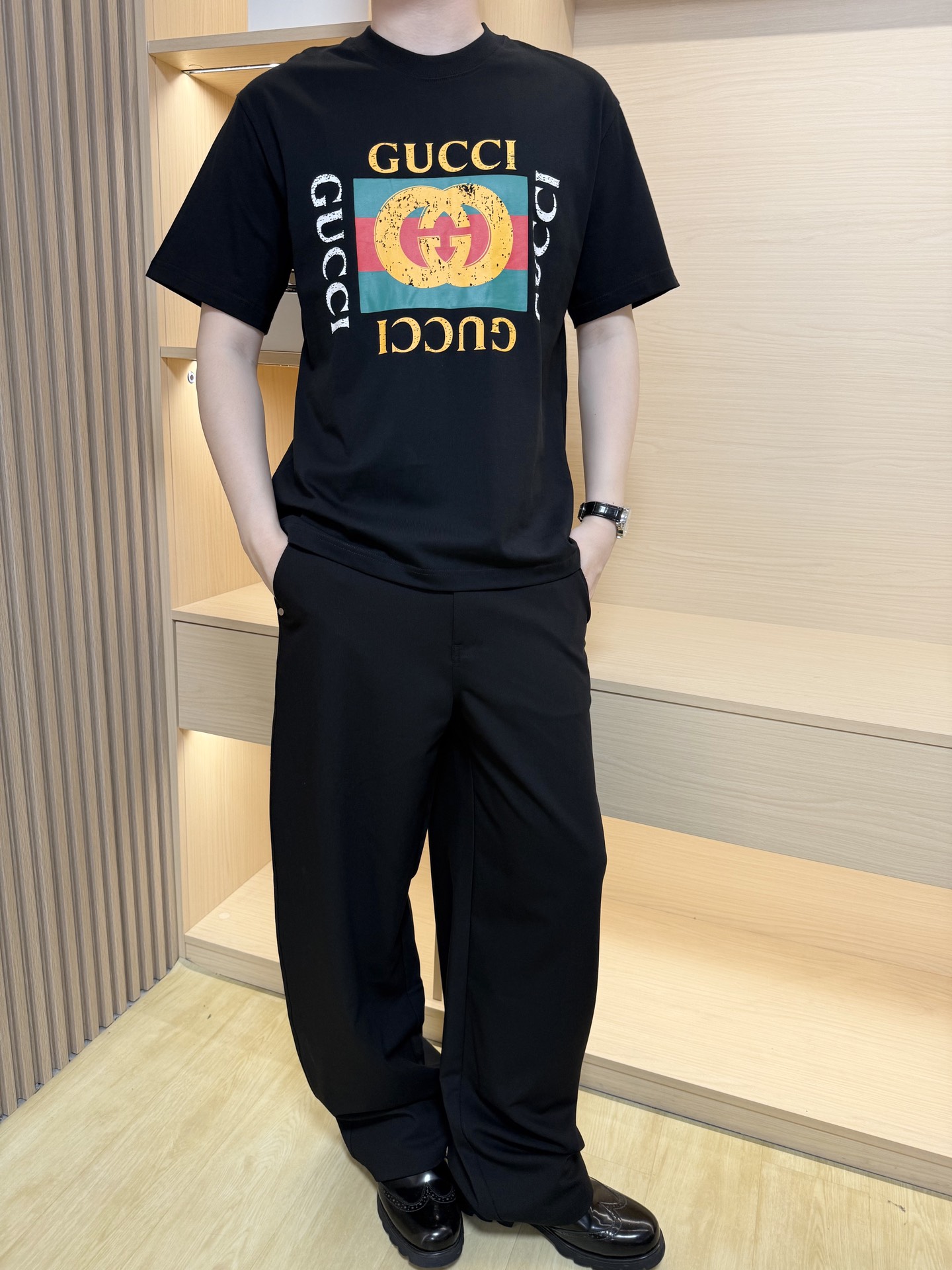 NO:423830,Prada-2025 latest hot casual pants shipped, hot-selling items in Europe and the United States!  Selected imported Italian fine cotton fabric with straight-tune foot-closing design, neat pants show elegant temperament You are definitely worthy of having. S-XXL (model 180/140 wears M, with Hong Kong Lane Crawford gift box packaging), prada, alexander wang19860909普拉达-2025最新爆款休闲裤出货 欧美热销单品！精选意大利进口精棉面料搭配直筒收脚设计,利落的裤型尽显优雅气质 您绝对值得拥有.码数S-XXL（模特180/140穿M,配香港连卡佛礼盒包装）,,prada,alexander wang,Men's clothing