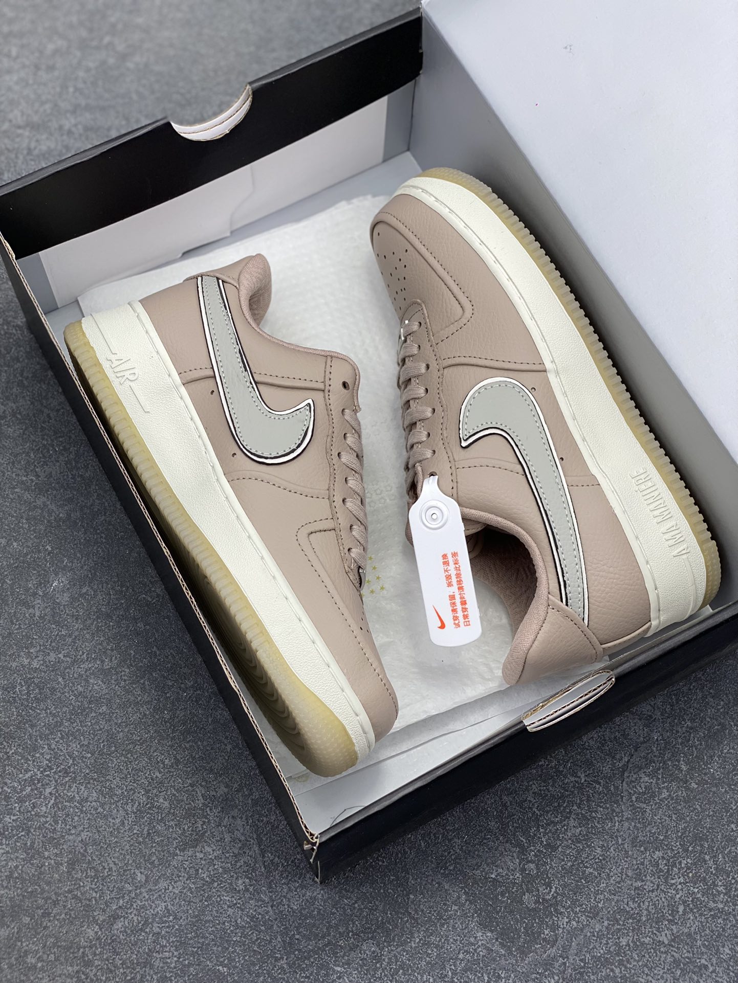 图片[9]-Nike Air Force 1 Low 棕水晶 原楦头原纸板 打造纯正空军版型 专注外贸渠道 全掌内置蜂窝气垫 原盒配件 原厂中底钢印、拉帮完美 货号：HF4084-200 尺码：36 36.5 37.5 38 38.5 39 40 40.5 41 42 42.5 43 44 44.5 45-选品中心