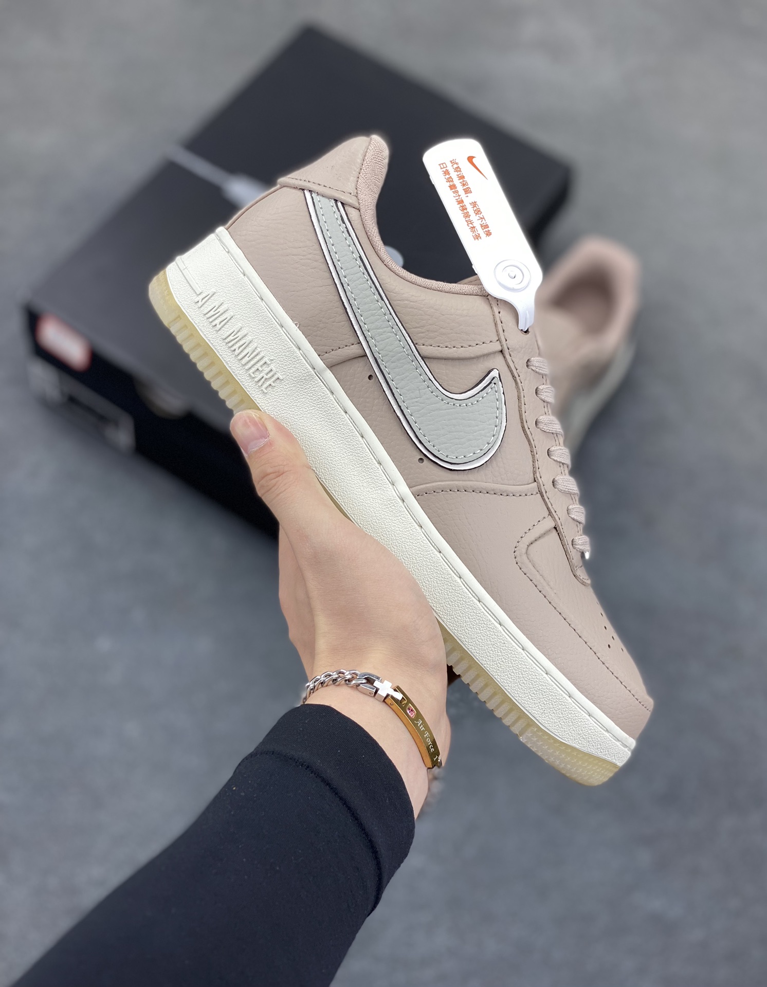 Nike Air Force 1 Low 棕水晶 原楦头原纸板 打造纯正空军版型 专注外贸渠道 全掌内置蜂窝气垫 原盒配件 原厂中底钢印、拉帮完美 货号：HF4084-200 尺码：36 36.5 37.5 38 38.5 39 40 40.5 41 42 42.5 43 44 44.5 45-选品中心