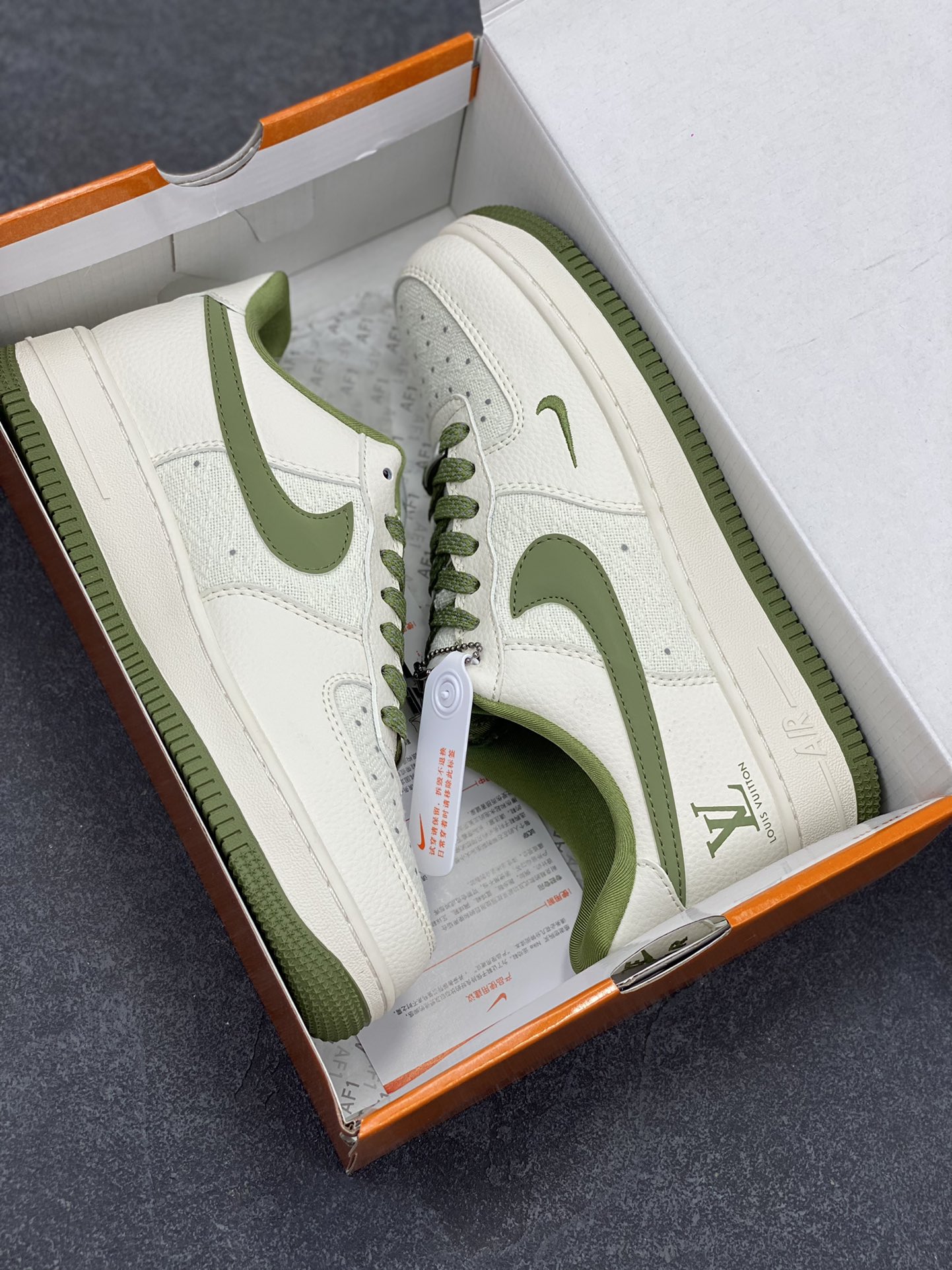 图片[9]-NIke Air Force 1 \’07 Low “LV联名——亚麻米绿勾”空军一号 低帮 运动鞋 休闲鞋 折边针车 工艺难度大 原楦头原纸板 原装鞋盒 定制五金配件 内置全掌气垫 原厂鞋底 货号：XX3168-192 尺码：36 36.5 37.5 38 38.5 39 40 40.5 41 42 42.5 43 44 44.5 45-选品中心