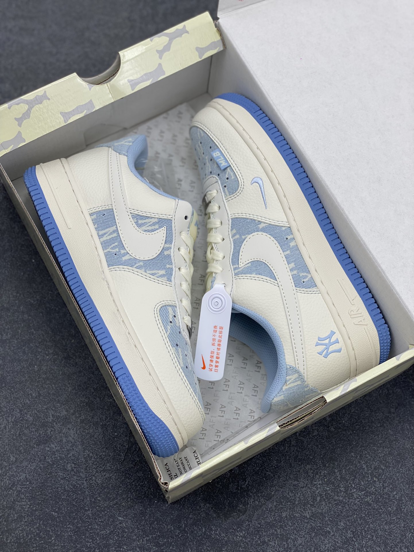 图片[9]-NIke Air Force 1 \’07 Low “MLB联名——白浅蓝”空军一号 低帮 运动鞋 休闲鞋 折边针车 工艺难度大 原楦头原纸板 原装鞋盒 定制五金配件 内置全掌气垫 原厂鞋底 货号：HS8068-016 尺码：36 36.5 37.5 38 38.5 39 40 40.5 41 42 42.5 43 44 44.5 45-选品中心
