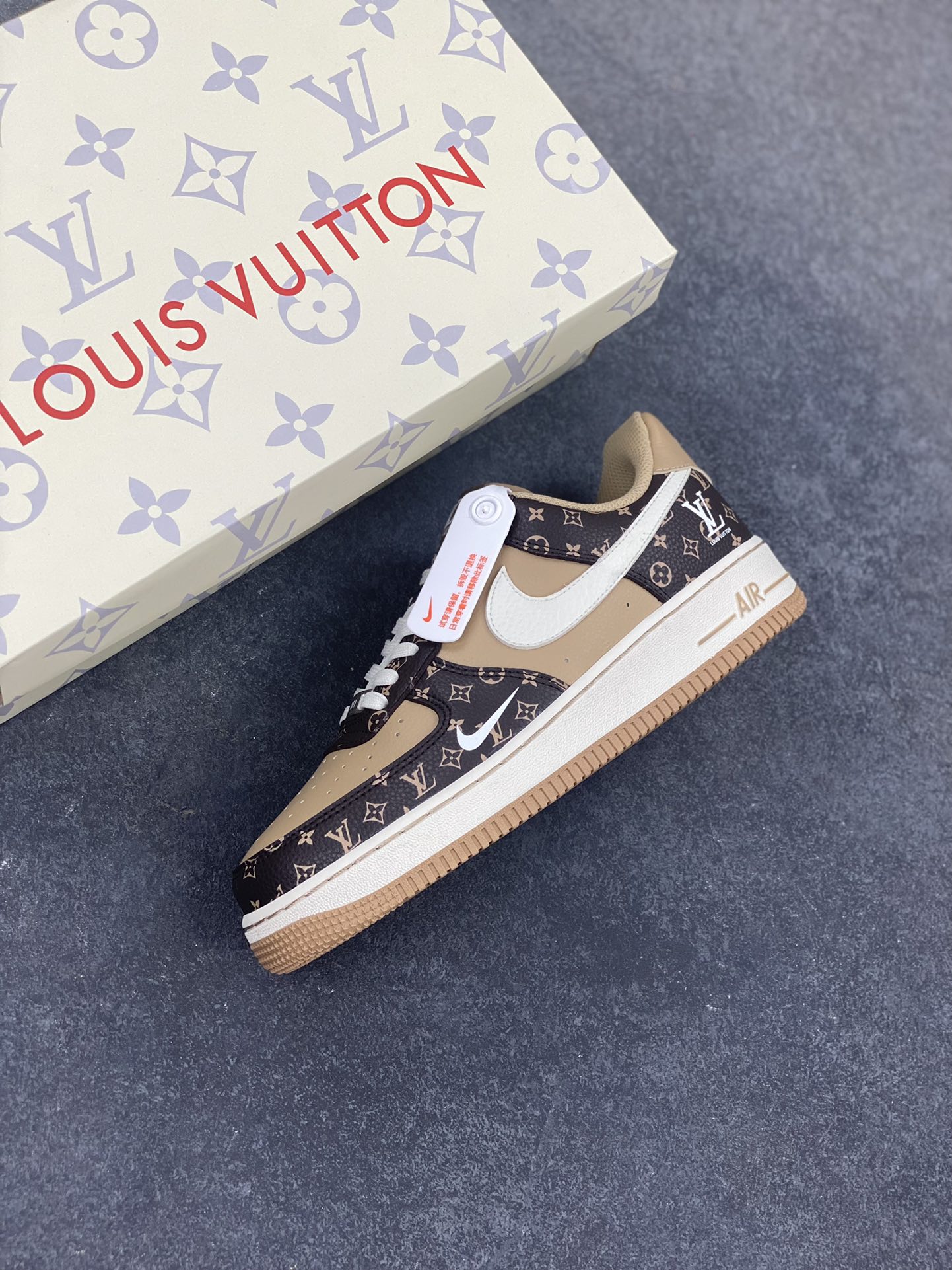 图片[7]-NIke Air Force 1 \’07 Low LV联名-咖啡棕小白勾 空军一号低帮 运动鞋 休闲鞋 折边针车 工艺难度大 原楦头原纸板 原装鞋盒 定制五金配件 内置全掌气垫 原厂鞋底 货号：LW9279-009 尺码：36 36.5 37.5 38 38.5 39 40 40.5 41 42 42.5 43 44 44.5 45-选品中心