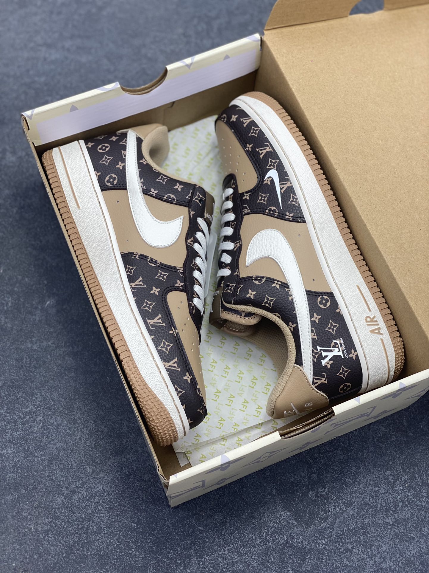 图片[9]-NIke Air Force 1 \’07 Low LV联名-咖啡棕小白勾 空军一号低帮 运动鞋 休闲鞋 折边针车 工艺难度大 原楦头原纸板 原装鞋盒 定制五金配件 内置全掌气垫 原厂鞋底 货号：LW9279-009 尺码：36 36.5 37.5 38 38.5 39 40 40.5 41 42 42.5 43 44 44.5 45-选品中心