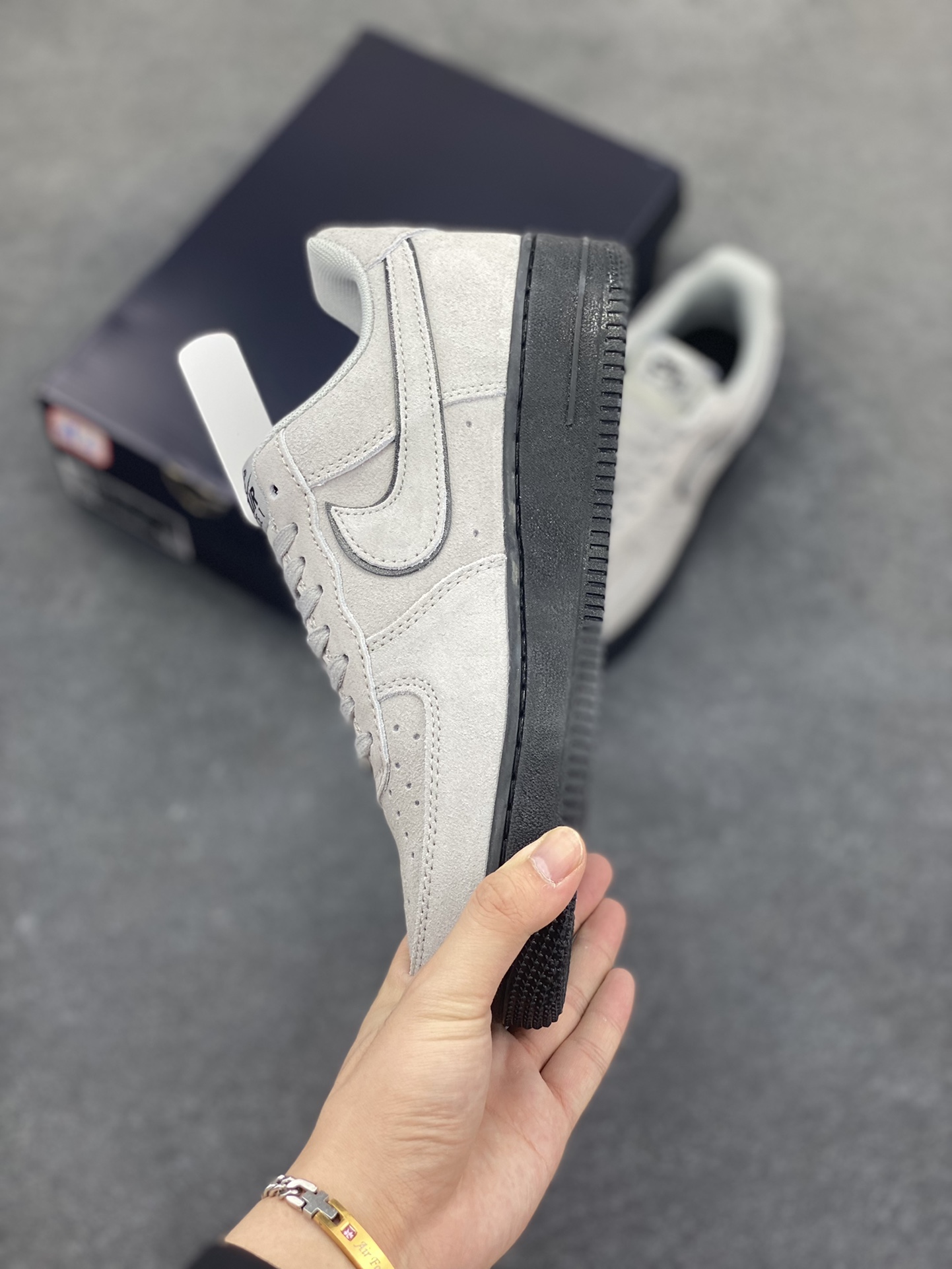 图片[3]-Nike Air Force 1 Low 军械灰 空军一号低帮运动休闲板鞋 原楦头原纸板 打造纯正空军版型#专注外贸渠道 全掌内置蜂窝气垫 #原盒配件 原厂中底钢印、拉帮完美 货号：HQ1966-001 尺码：36 36.5 37.5 38 38.5 39 40 40.5 41 42 42.5 43 44 44.5 45-选品中心