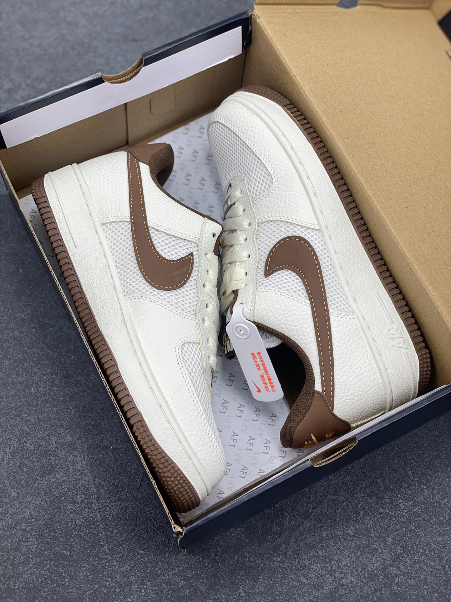 图片[9]-Nike Air Force 1 Low 空军一号低帮百搭休闲运动板鞋。柔软、弹性十足的缓震性能和出色的中底设计，横跨复古与现代的外型结合，造就出风靡全球三十多年的Force 1，直到今天还深受青睐。 货号：IB7719-113 尺码：36 36.5 37.5 38 38.5 39 40 40.5 41 42 42.5 43 44 44.5 45-选品中心