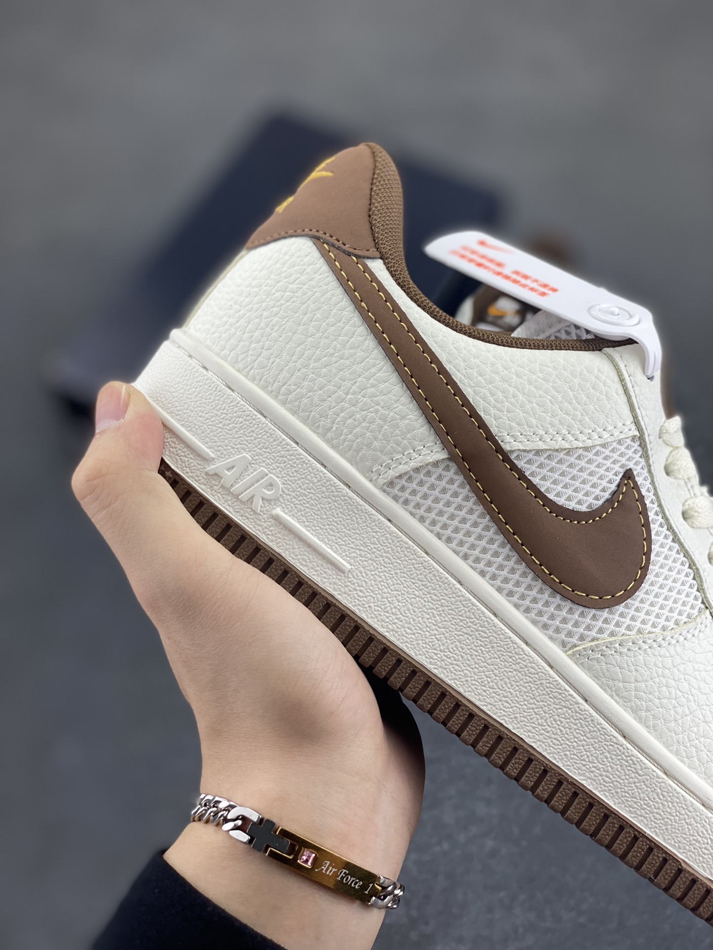 图片[6]-Nike Air Force 1 Low 空军一号低帮百搭休闲运动板鞋。柔软、弹性十足的缓震性能和出色的中底设计，横跨复古与现代的外型结合，造就出风靡全球三十多年的Force 1，直到今天还深受青睐。 货号：IB7719-113 尺码：36 36.5 37.5 38 38.5 39 40 40.5 41 42 42.5 43 44 44.5 45-选品中心