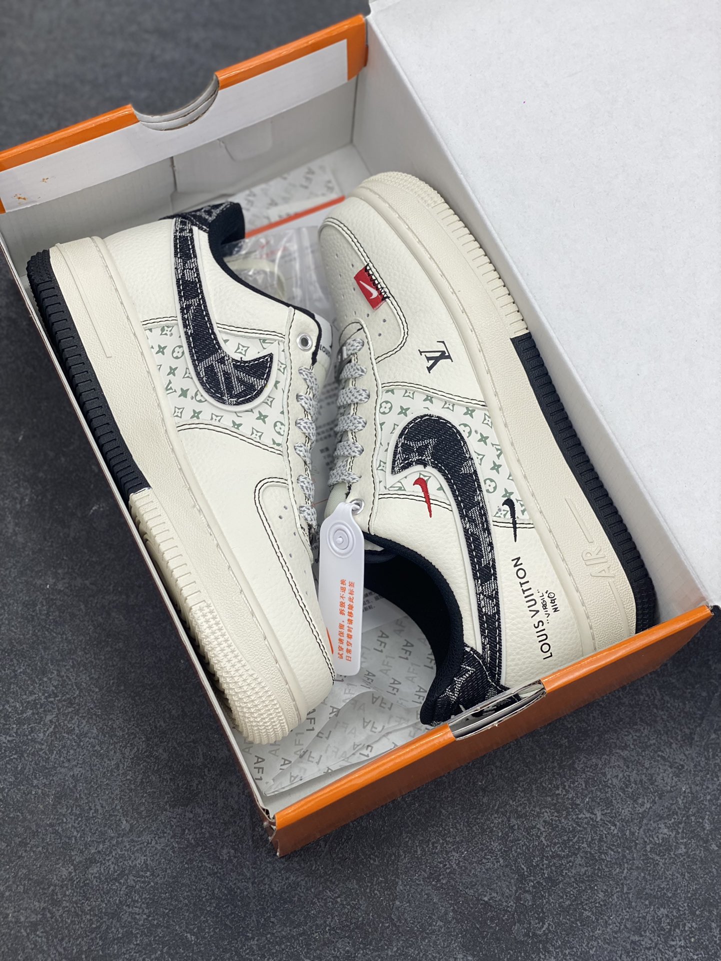 图片[9]-NIke Air Force 1 \’07 Low “LV联名——双拼黑牛仔”空军一号 低帮 运动鞋 休闲鞋 折边针车 工艺难度大 原楦头原纸板 原装鞋盒 定制五金配件 内置全掌气垫 原厂鞋底 货号：YX5066-341 尺码：36 36.5 37.5 38 38.5 39 40 40.5 41 42 42.5 43 44 44.5 45-选品中心