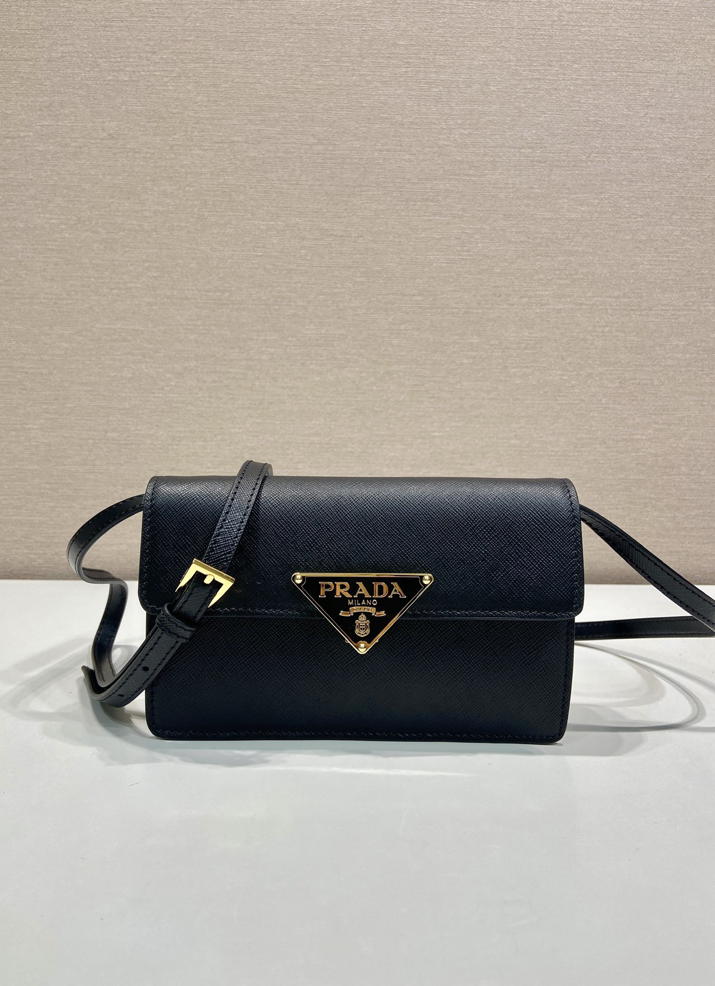 Elegant Saffiano Leather Mini Handbag with Adjustable Strap - Perfect for Daily Use 3 i1750909509 7352 1