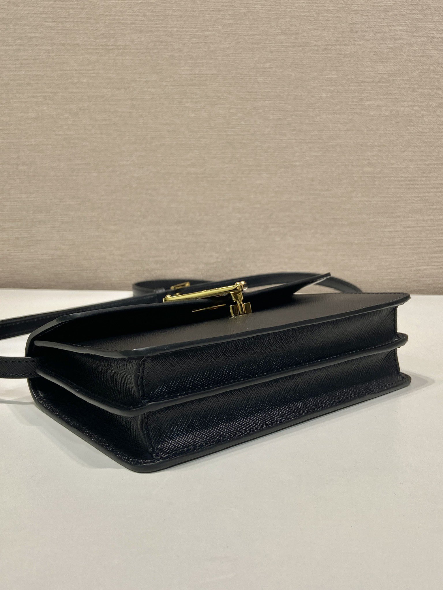 Elegant Saffiano Leather Mini Handbag with Adjustable Strap - Perfect for Daily Use 8 i1750909509 7780 6