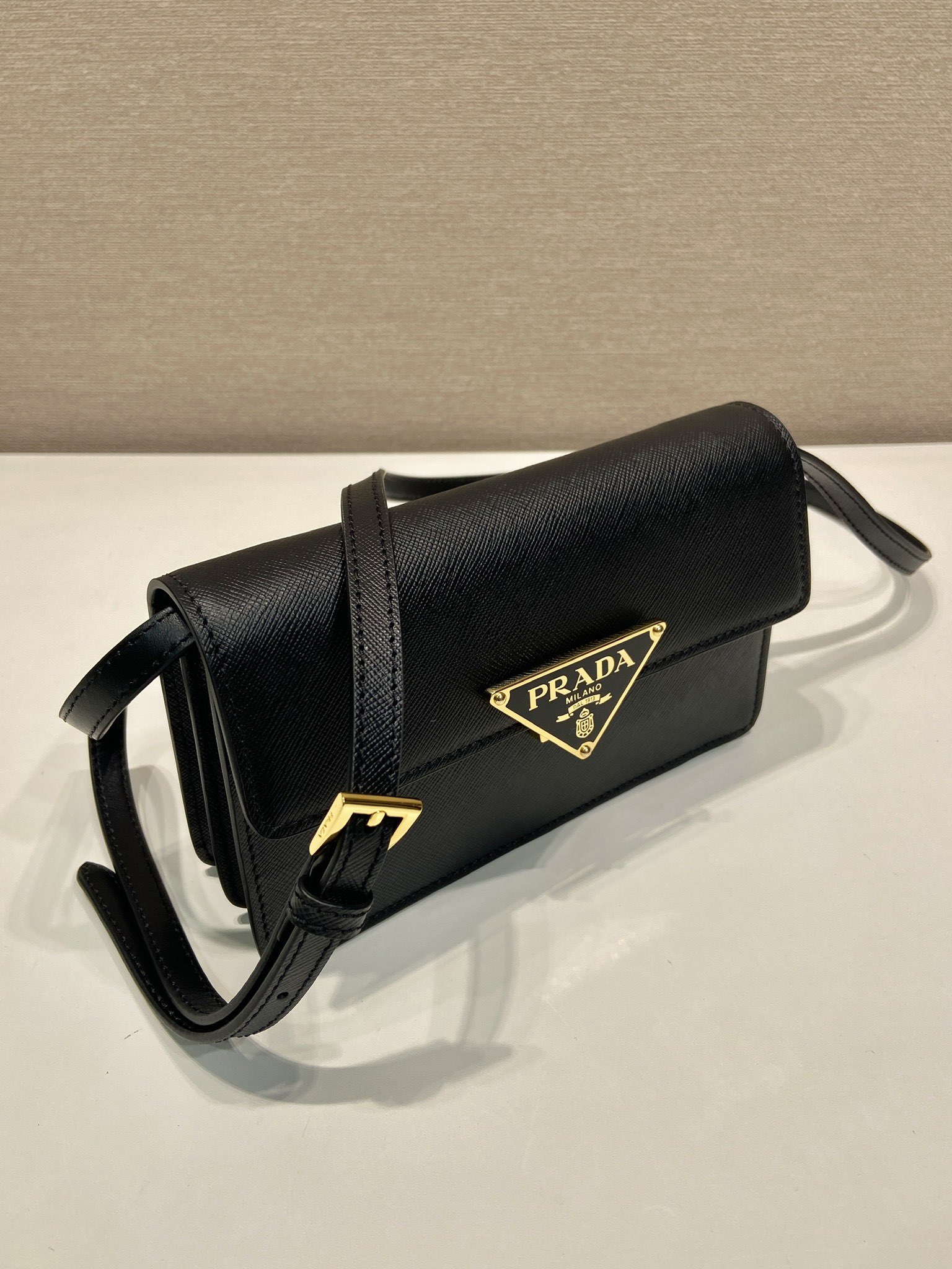 Elegant Saffiano Leather Mini Handbag with Adjustable Strap - Perfect for Daily Use 4 i1750909509 90 2