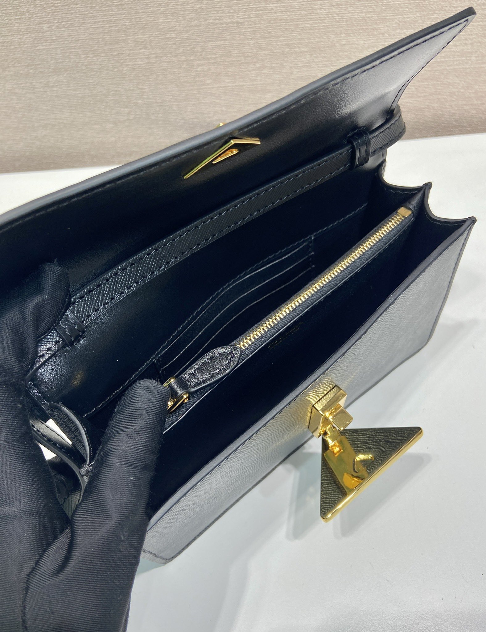 Elegant Saffiano Leather Mini Handbag with Adjustable Strap - Perfect for Daily Use 9 i1750909509 9144 7