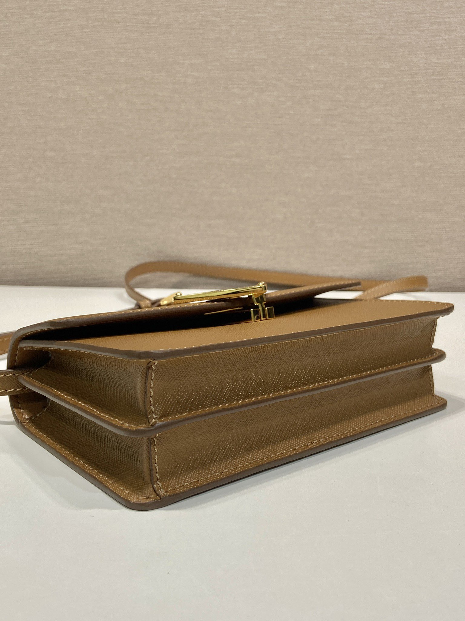 Elegant Saffiano Leather Mini Handbag - Versatile & Timeless Design, 24.5x18.5x11cm 8 i1750910017 2702 5
