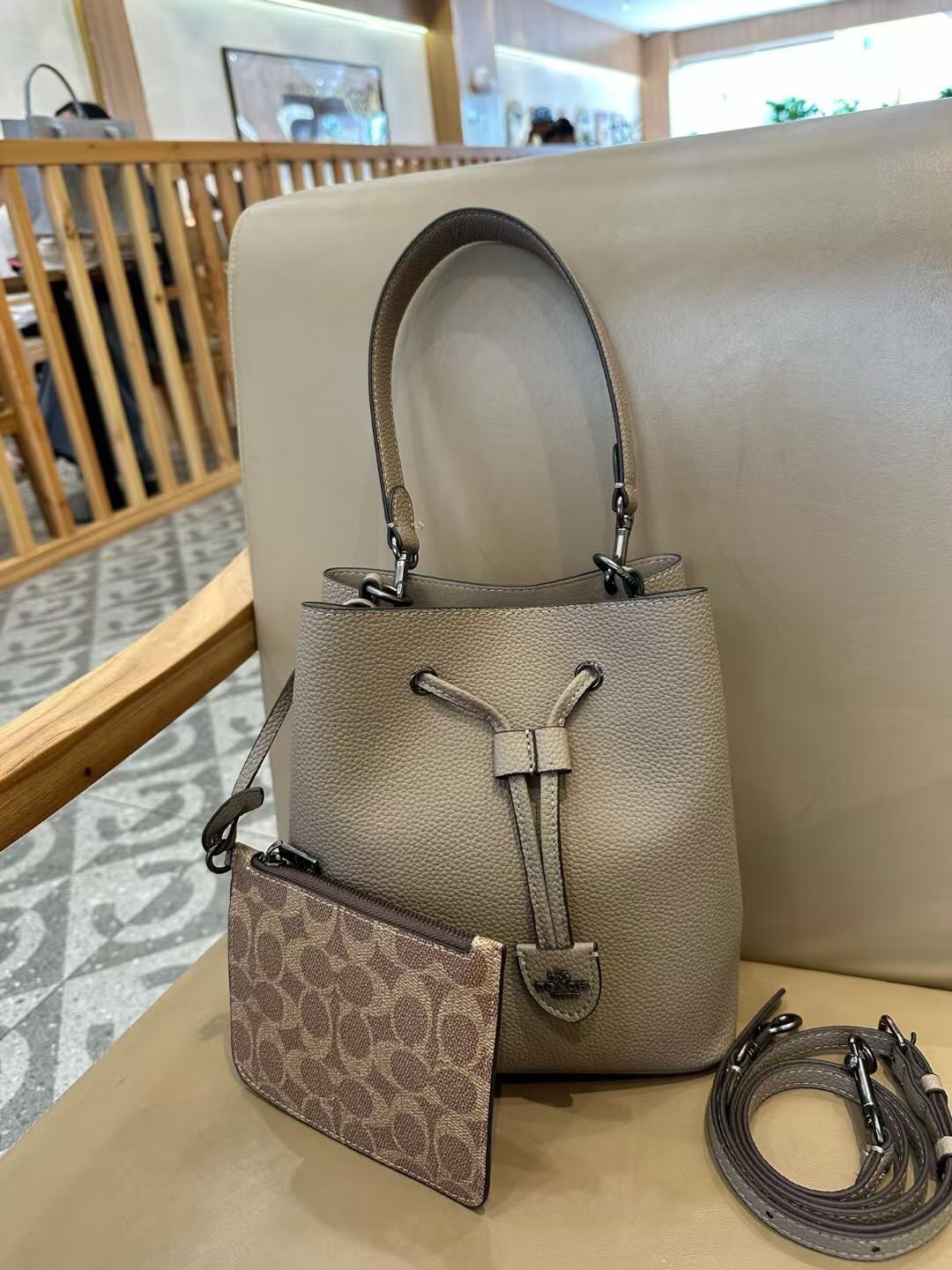 [New product in November] Coach CBH07 CBH06 classic presbyopic Rowan drawstring shoulder crossbody bucket bag, mother-in-law bag, with detachable