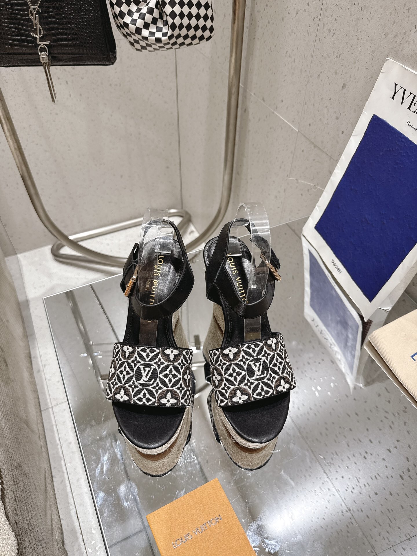 Louis Vuitton Maya Platform Espadrilles met Monogram Canvas - Zomerstijl