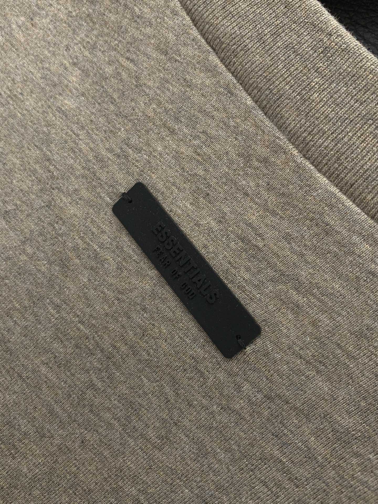 Fear of God 2025 Summer T-shirt: Comfortable, Stylish, Unique Design, Top Quality. - 图片 7