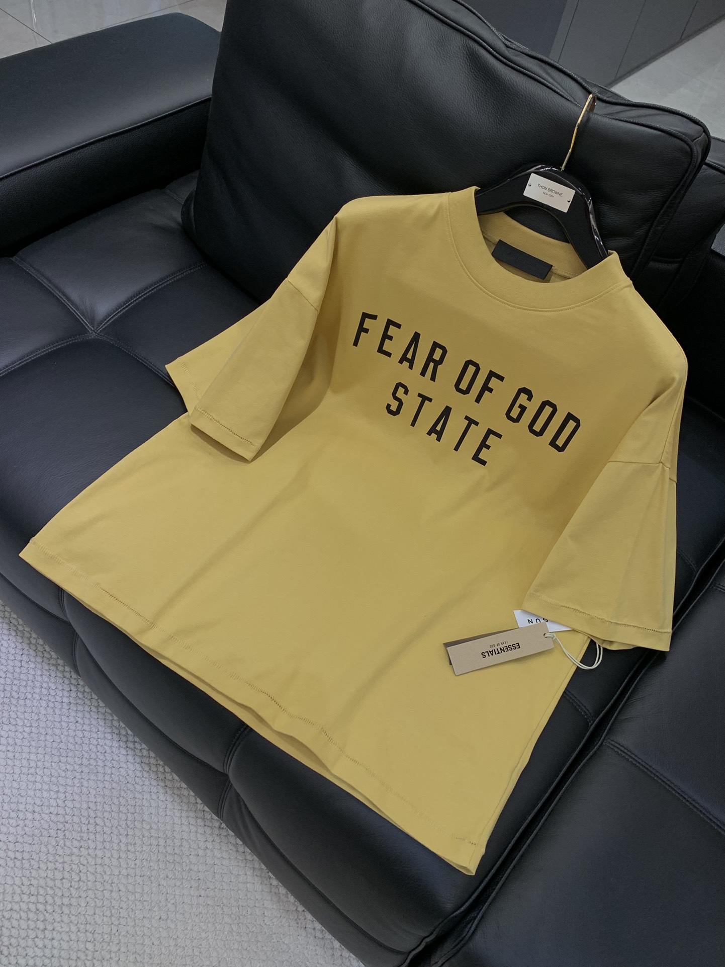 Fear of God Summer 2025 T-shirt: Top-quality, One-size, Unique Design, Imported Fabric - 图片 3