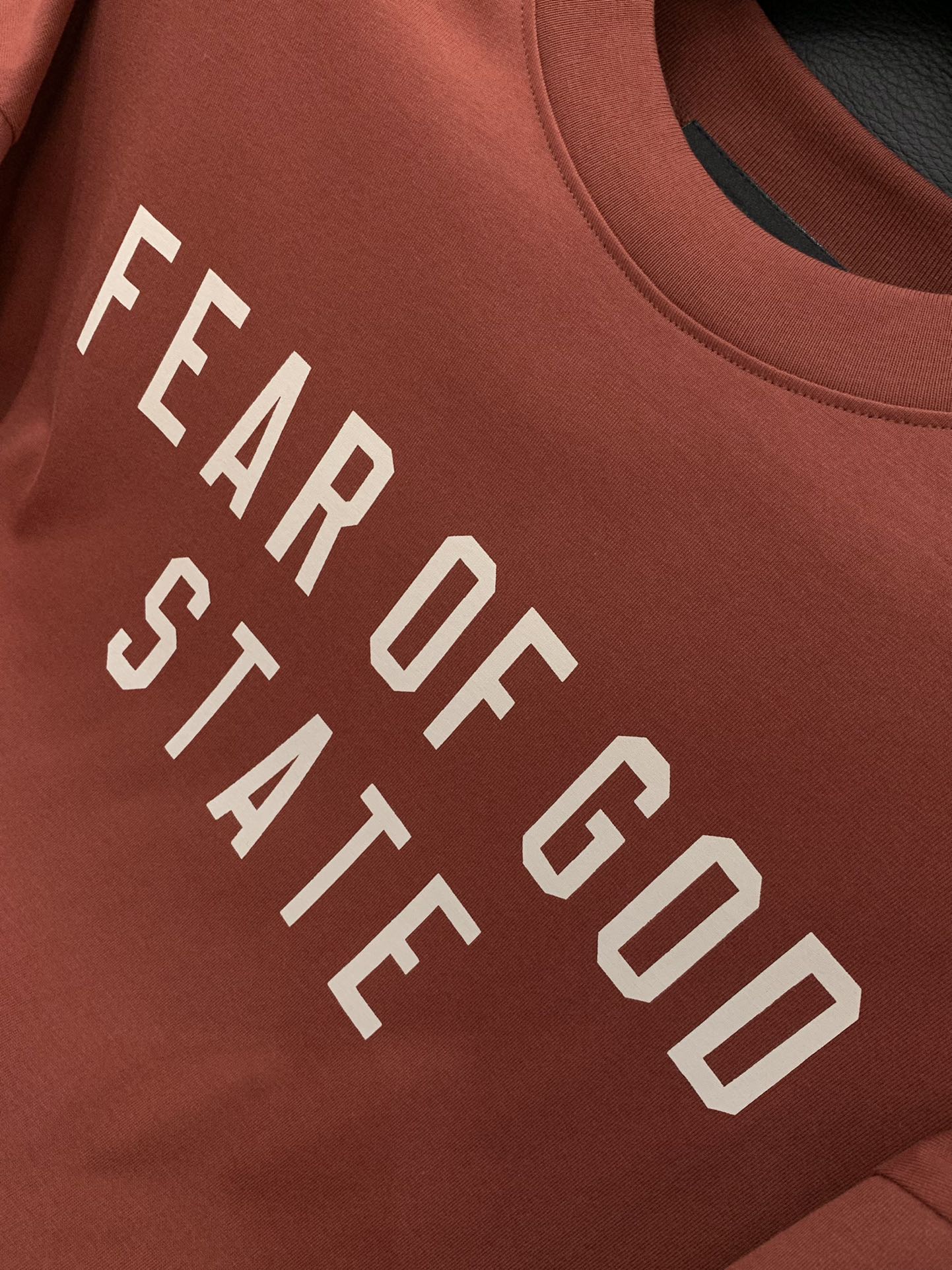 Fear of God Summer 2025 T-shirt: Top-Class Comfort and Design, One-Size-Fits-All, Unique Logo - 图片 6