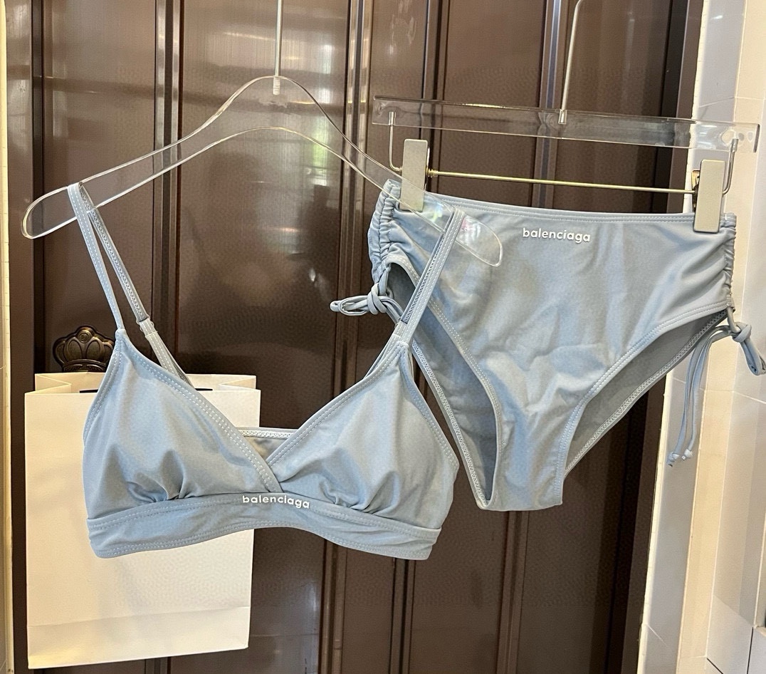 。

巴黎世家balenciaga运动套装比基尼，简约大气，S M L XL