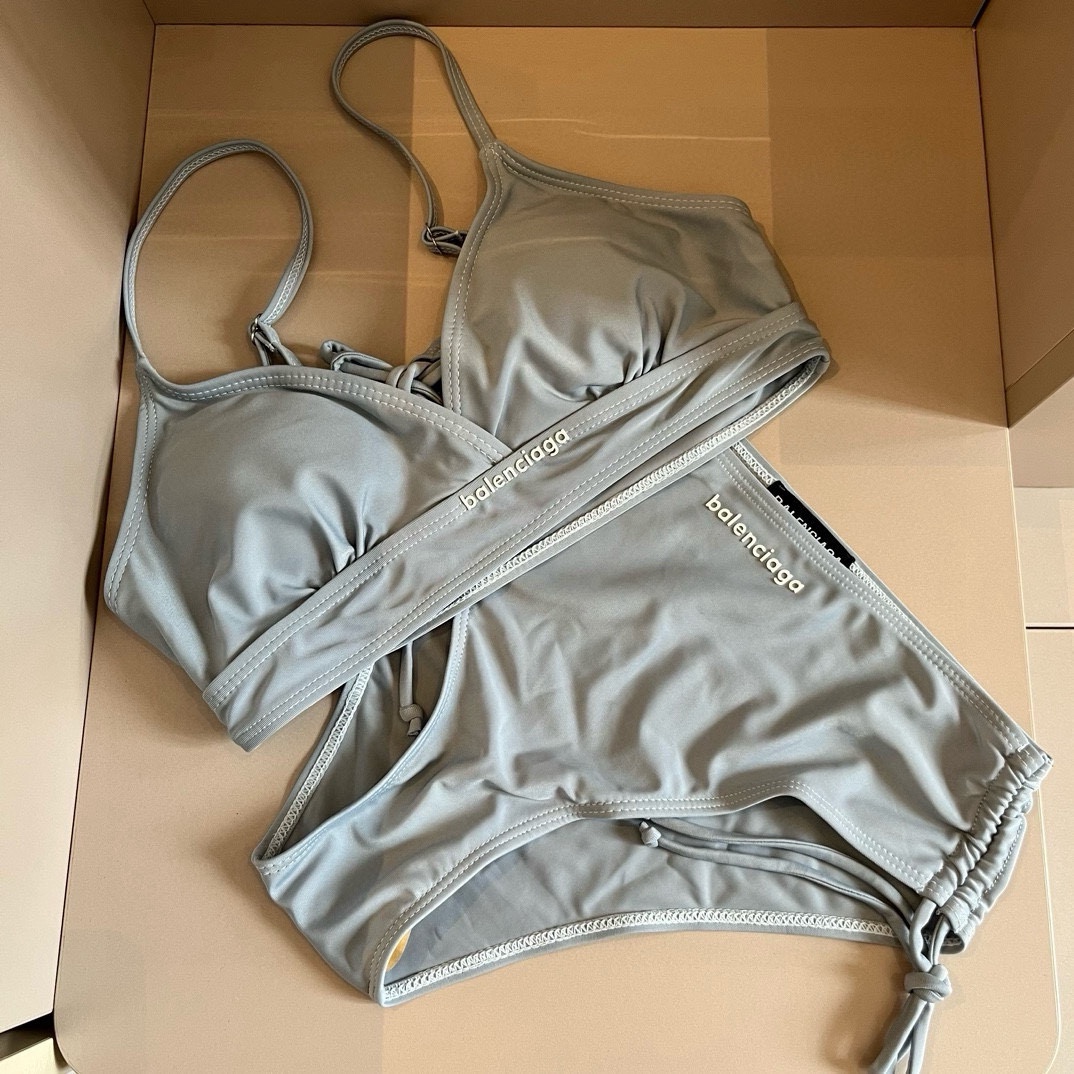 。

巴黎世家balenciaga运动套装比基尼，简约大气，S M L XL