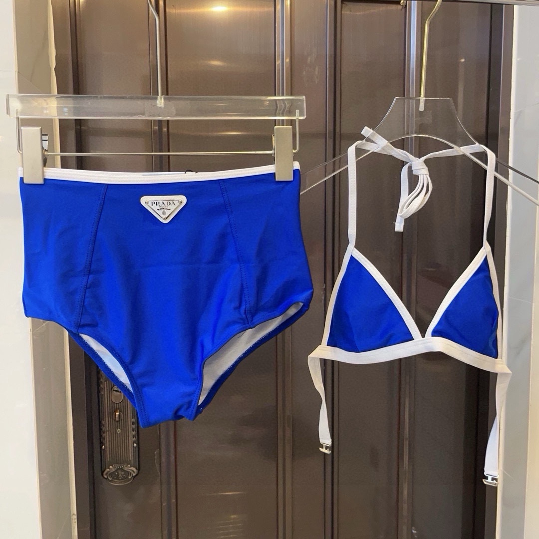 。
普拉达PRADA印花高弹力健身瑜伽服运动套装~塑腰小背心（有胸垫）+修身提臀显瘦打底裤脚      