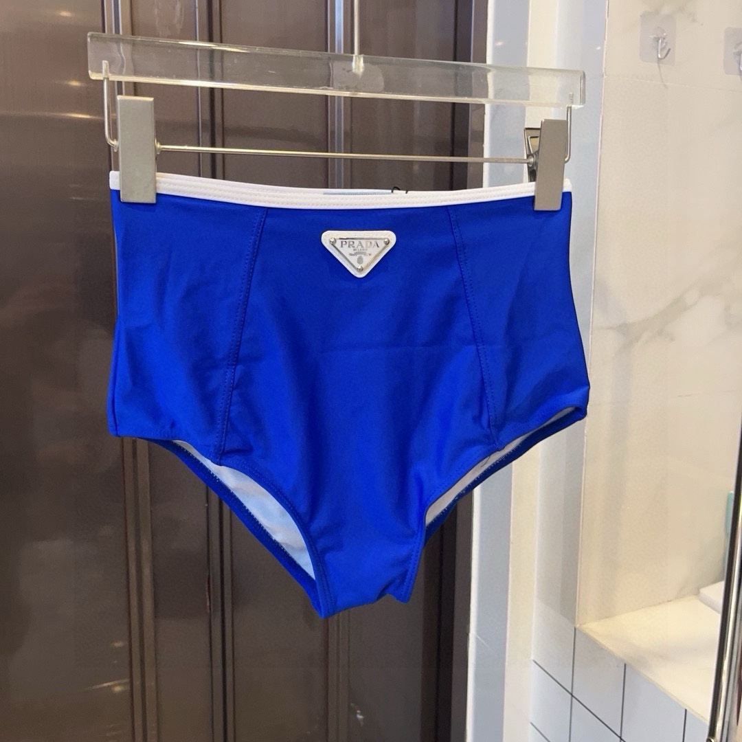 。
普拉达PRADA印花高弹力健身瑜伽服运动套装~塑腰小背心（有胸垫）+修身提臀显瘦打底裤脚      