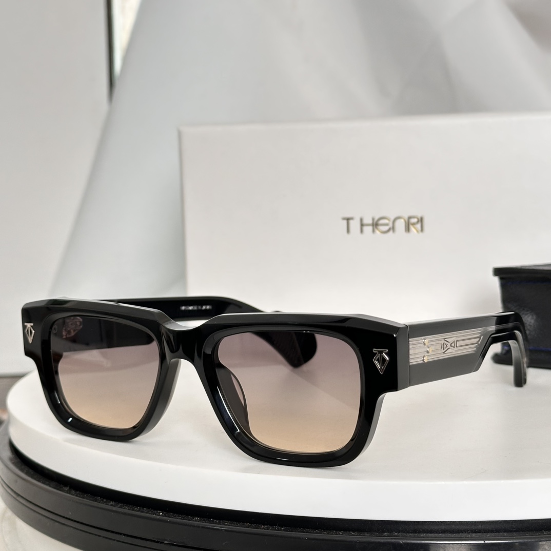   变色片 ‼️THENRI
Photochroromic
MODELTAYCAN
SIZE 52口20